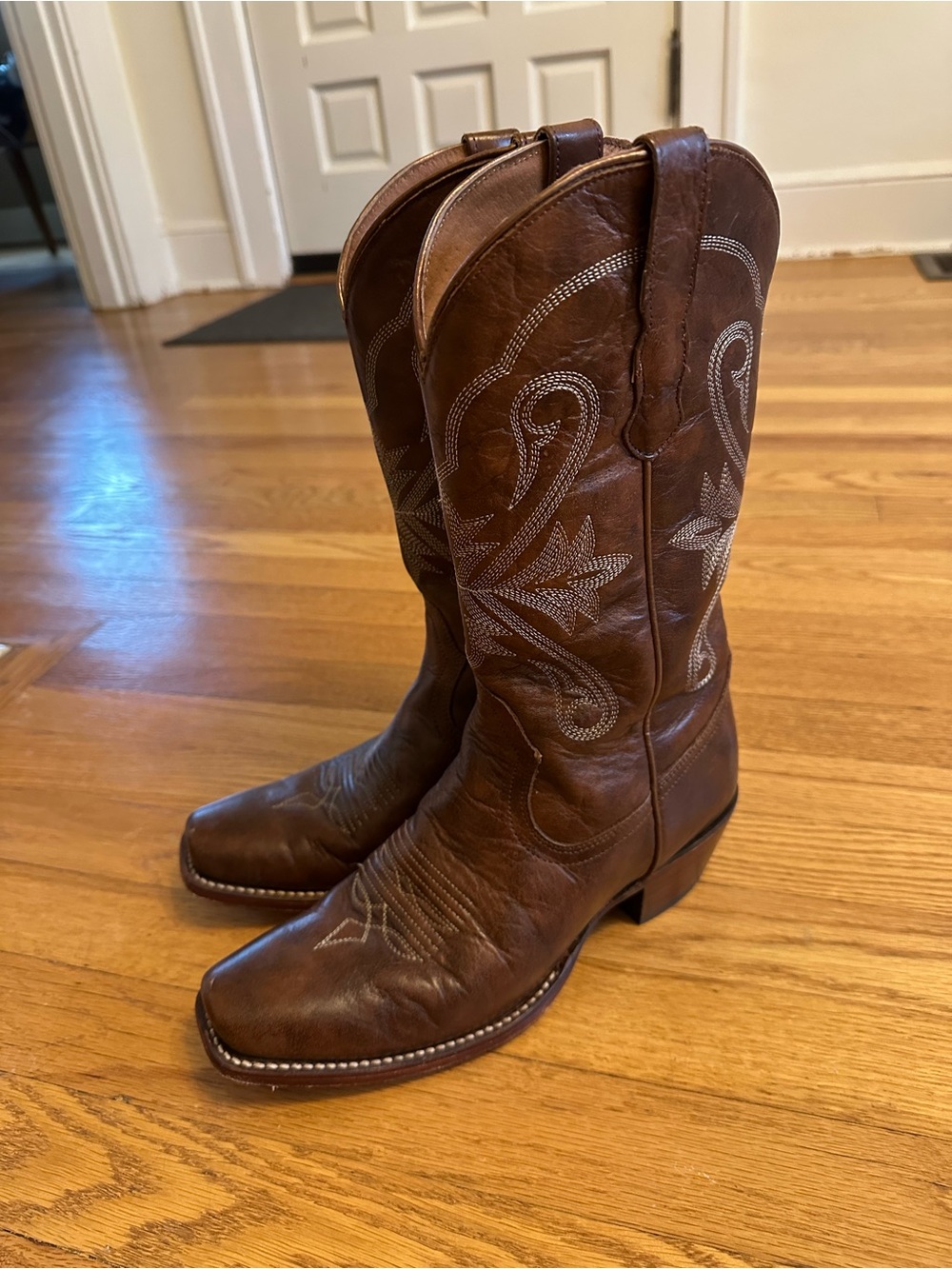 Idyllwind Brown Western Embroidered Leather Heeled Boots